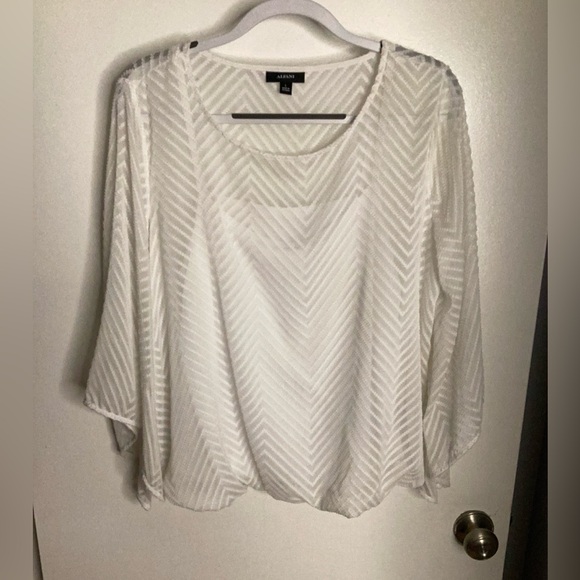 NWOT Alfani White Chevron Textured Blouse L - Picture 1 of 10